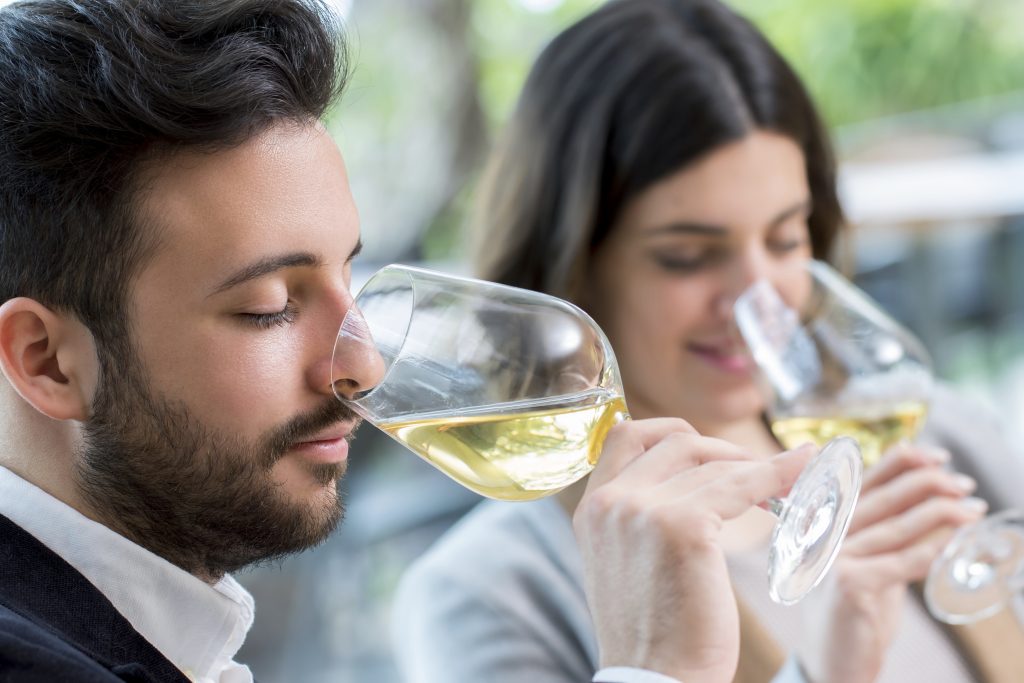 Consejos para saber comportarse en una cata de vinos